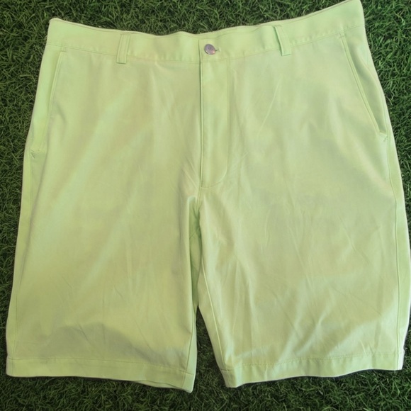 Peter Millar Mens Golf Shorts
36” waist 9” inseam
Lime Green - Picture 5 of 7